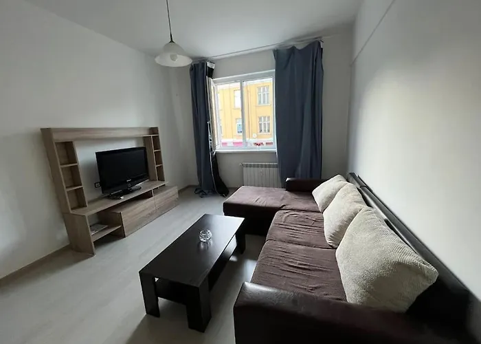 Apartment Cool 1-br Apt, Metro & Central Bus & тrain Station